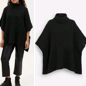 Coach NWTs Black Signature Knit Wool Poncho